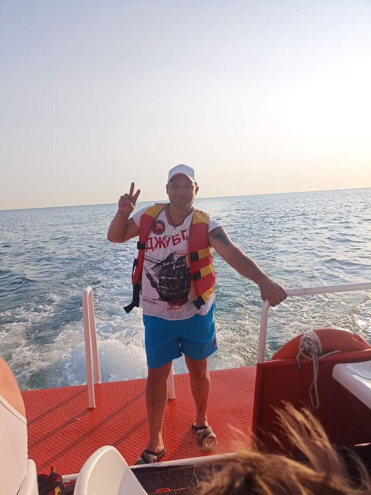  ,   Stas, 43 ,   c 