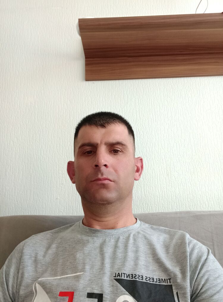  28555342  , 48 ,    