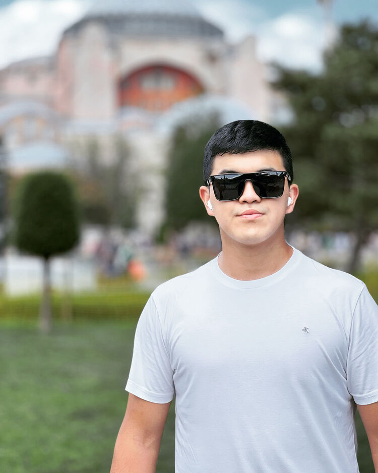  37454542  Shaamyrza, 25 ,    