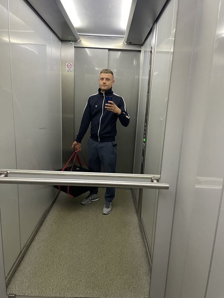  ,   Anton, 21 ,   ,   