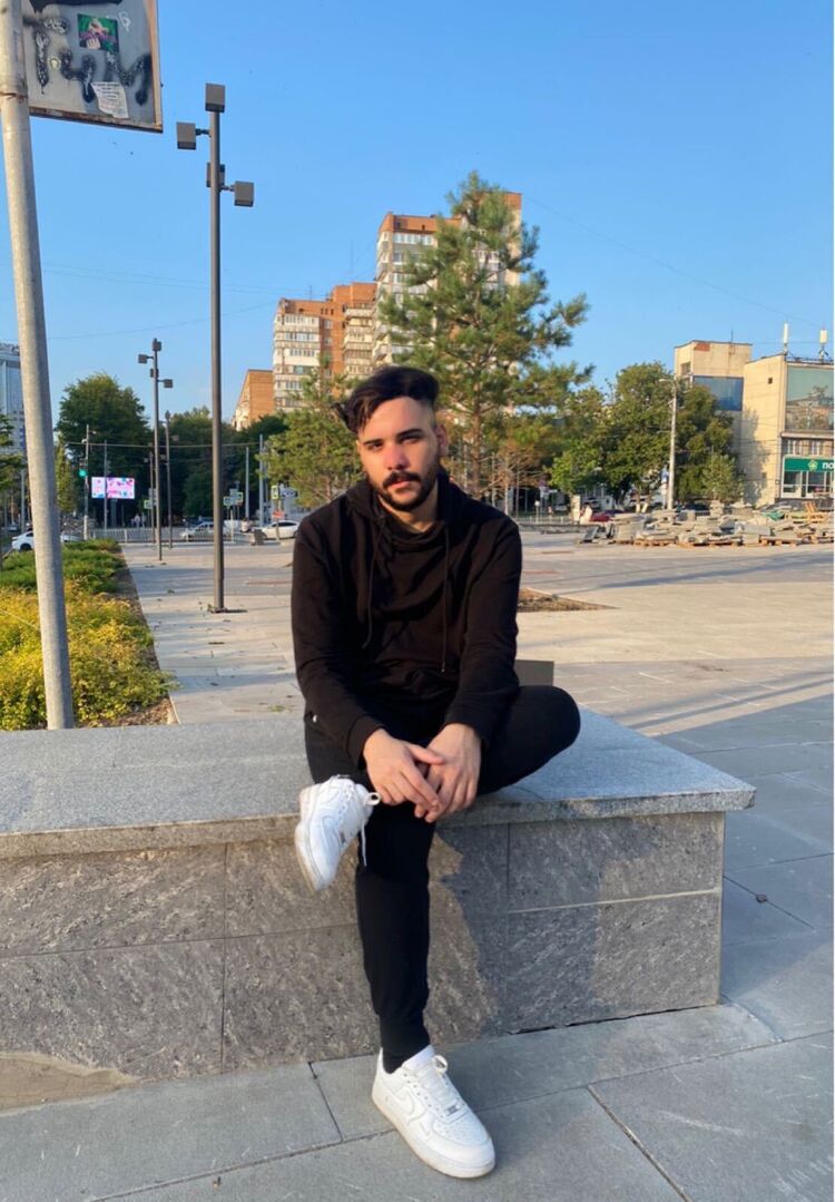  40566562  Abdallh, 26 ,    