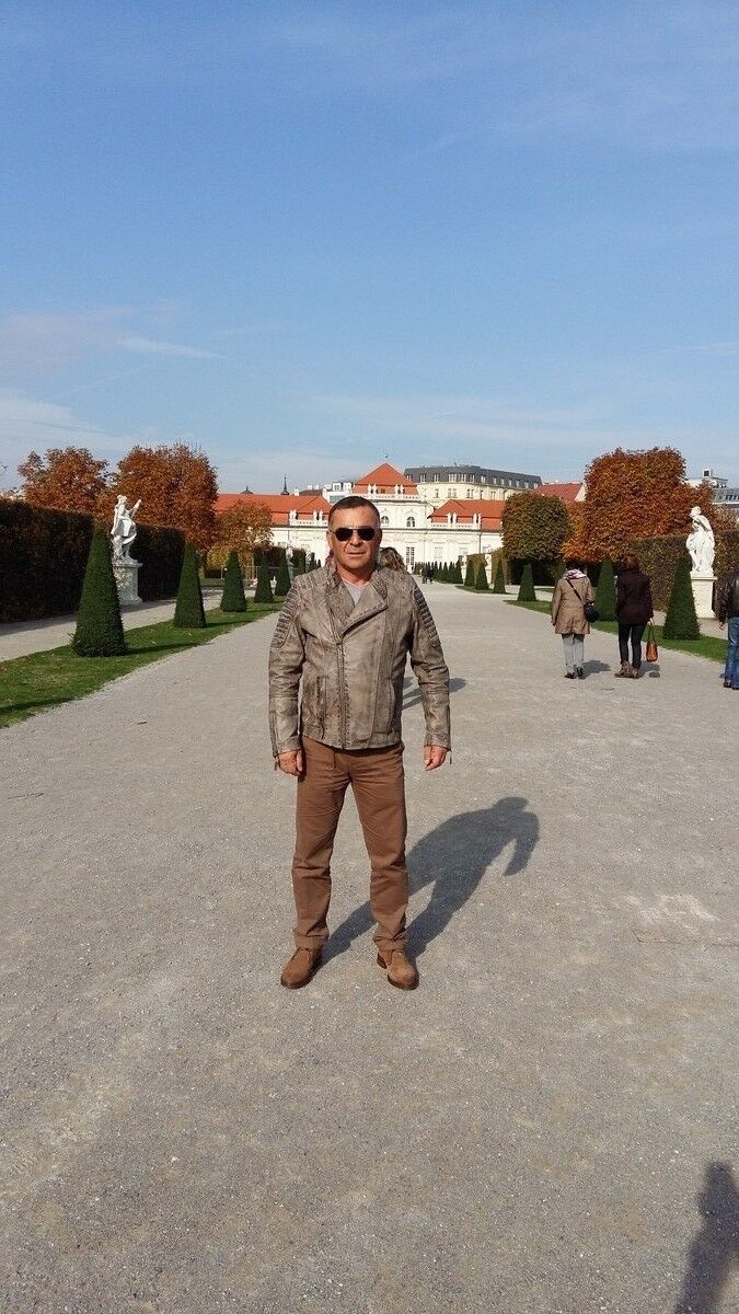  ,   Garik, 53 ,  