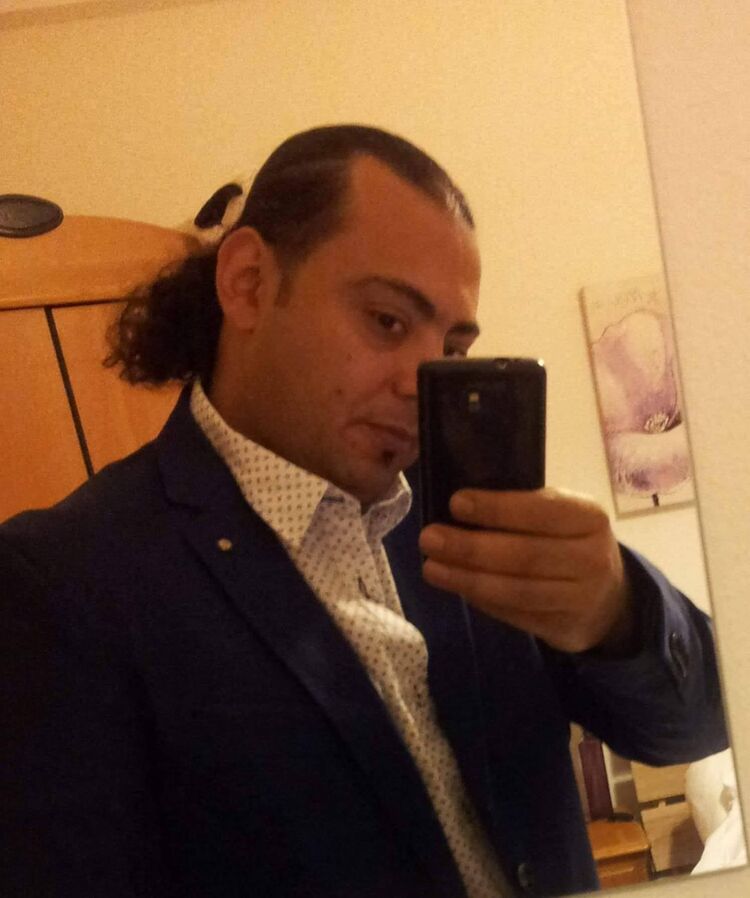  50082162  Khaled, 47 ,    