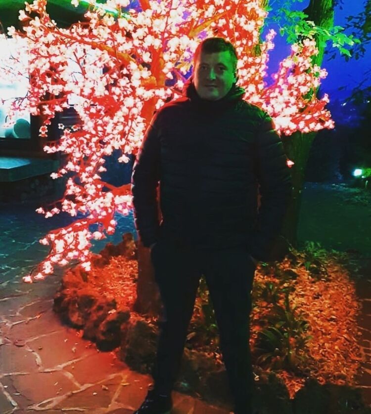  32425232  , 37 ,    