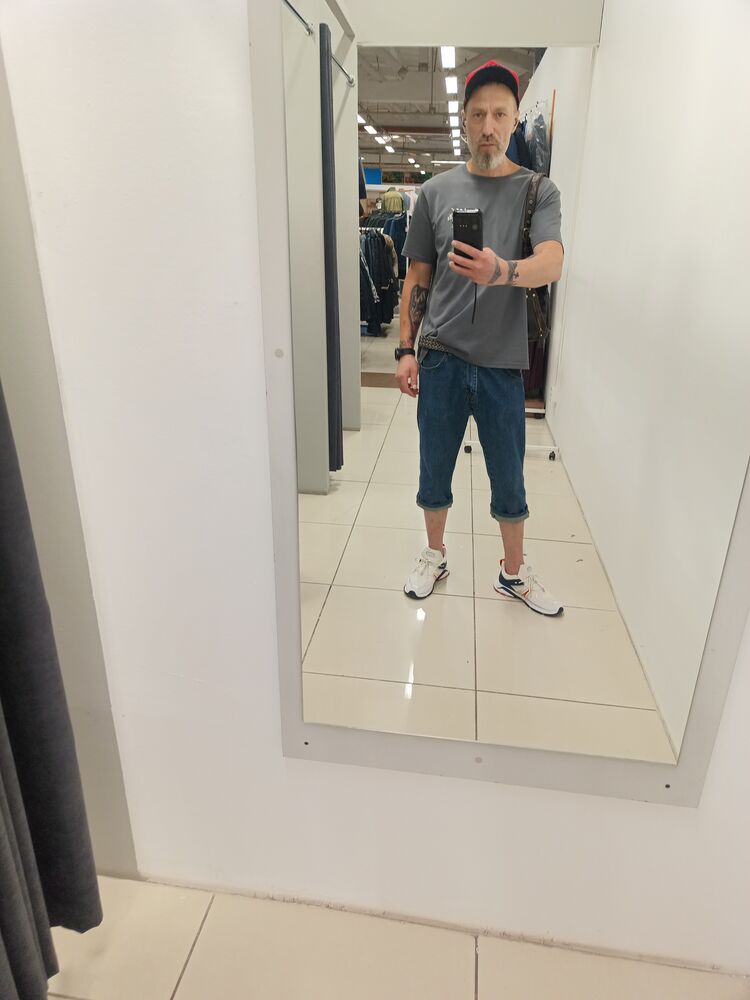  43970572  , 47 ,    