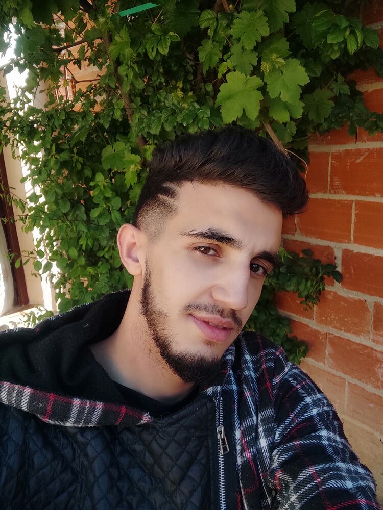  ,   Lahcene, 27 ,   ,   