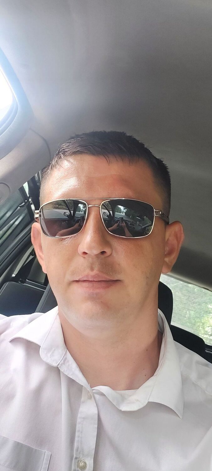  28387672  Andrei, 36 ,    