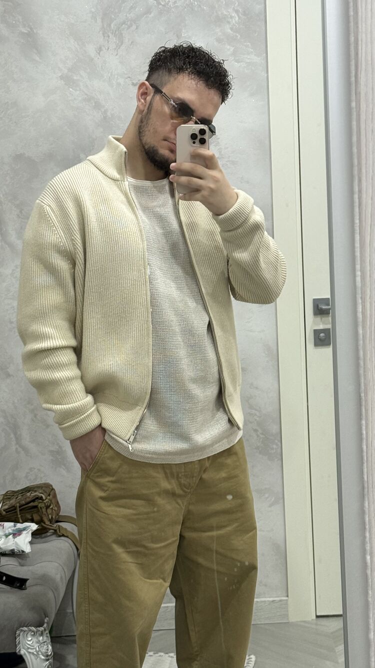  52856722  , 28 ,    