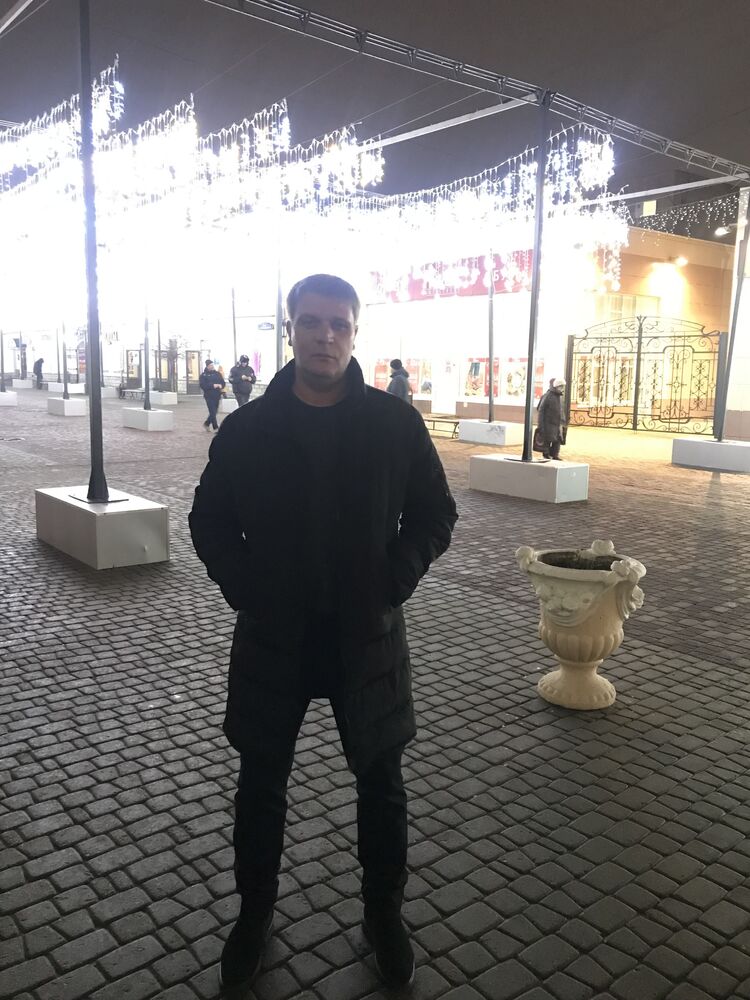  ,   Anton, 44 ,   ,   