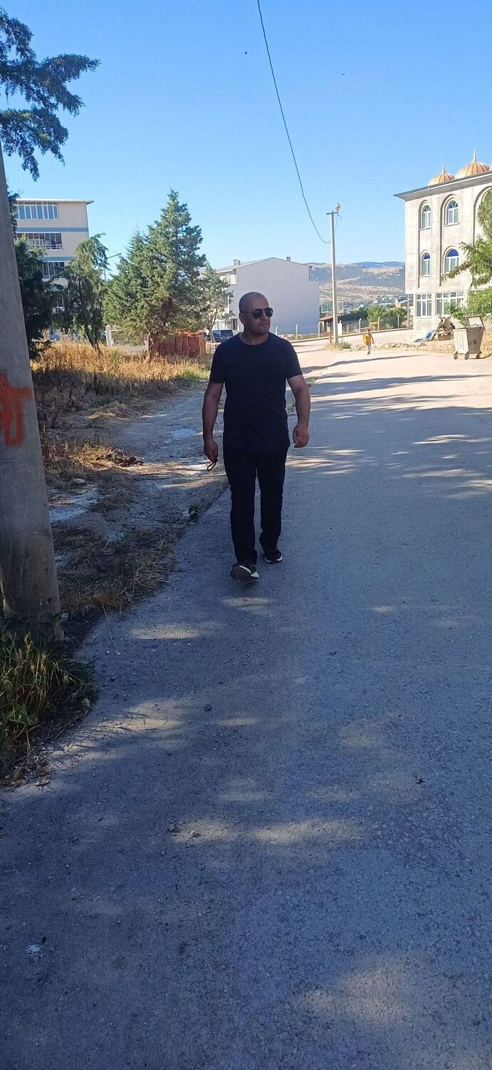  47402462  Yilmaz, 45 ,    