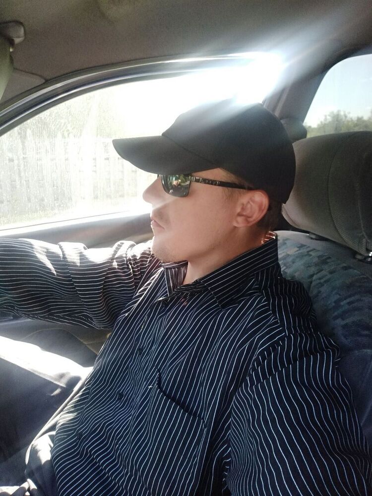  ,   Victor, 32 ,   ,   , c , 