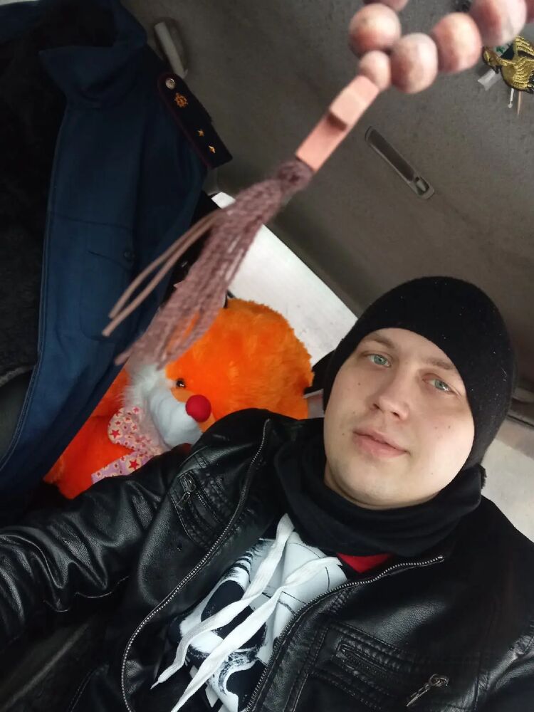  33312542  Vlad, 27 ,    