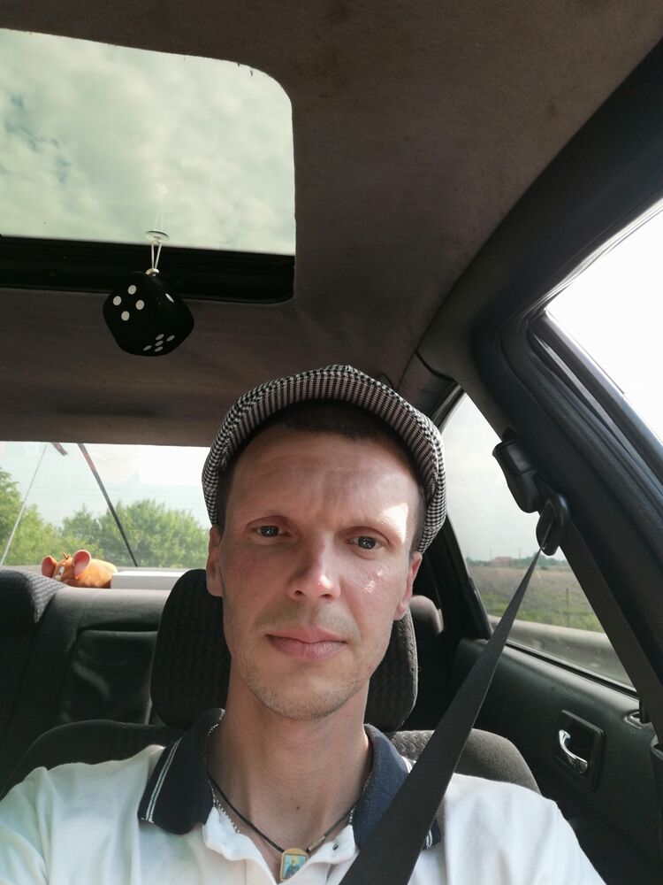  28304572  , 40 ,    