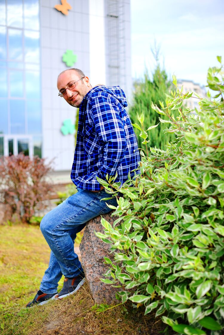  53539782  ARMEN, 37 ,    