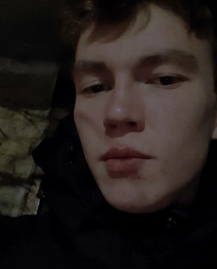  ,   Vladislav, 27 ,     