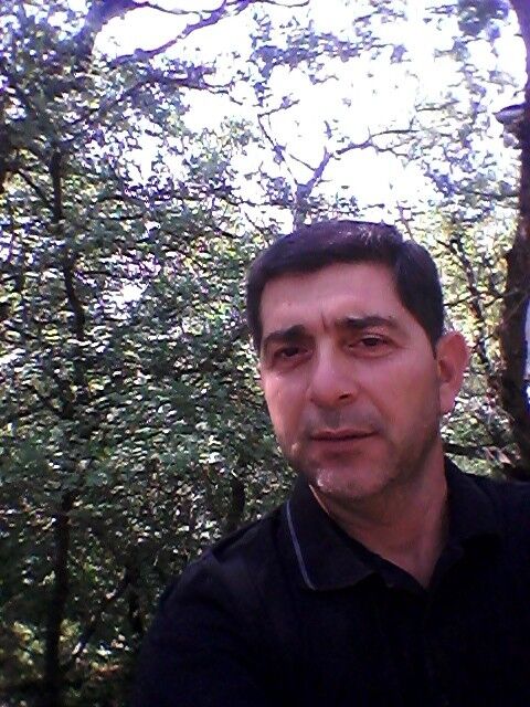  13136872  Farid, 47 ,    