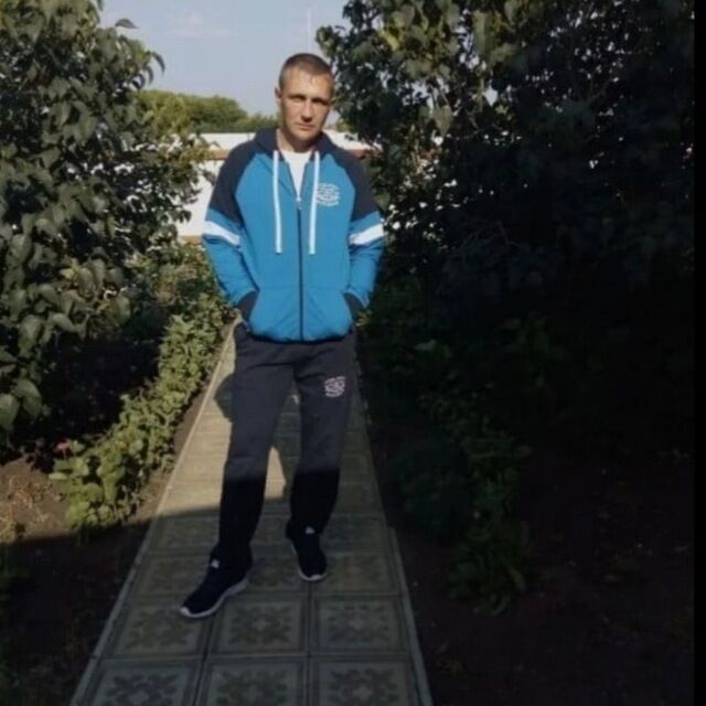  45530372  Valentin, 43 ,    