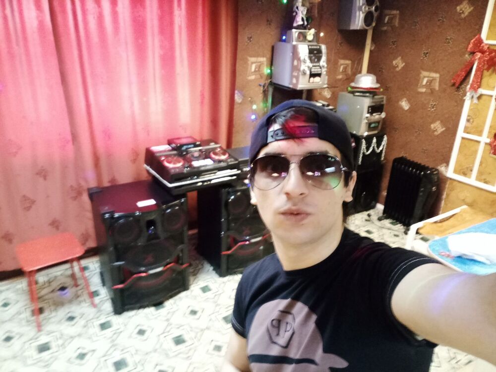  ,   Dato, 31 ,  
