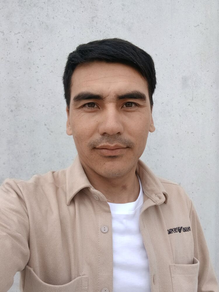  48803542  , 31 ,    