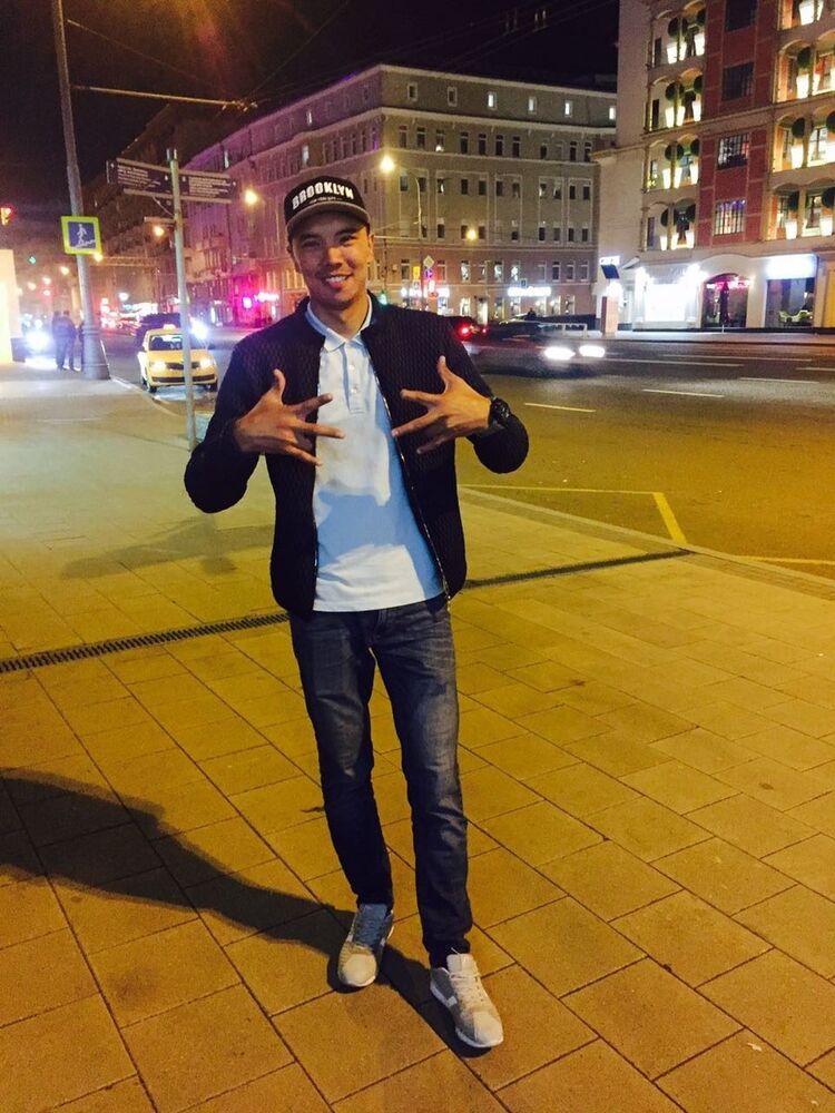  17635342  Zalkarbek, 33 ,    