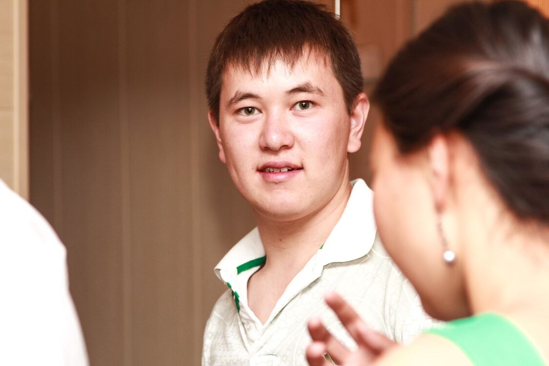  ,   Azat, 35 ,  