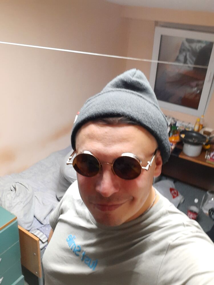  27531782  , 43 ,    