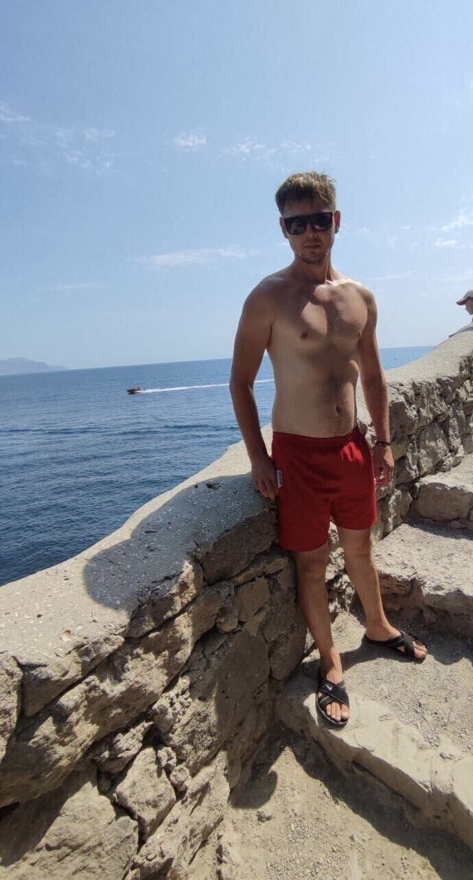 31662132  Nikolai, 34 ,    