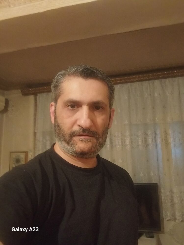  39758982  Sadiq, 46 ,    