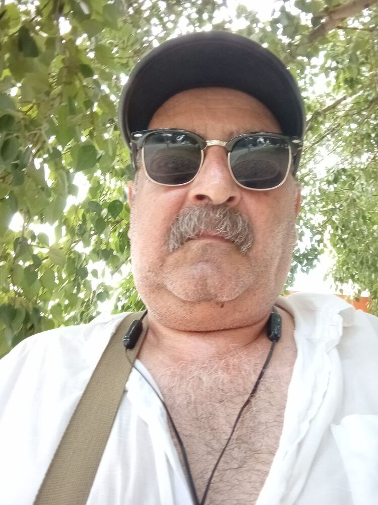  ,   Ali, 62 ,   ,   