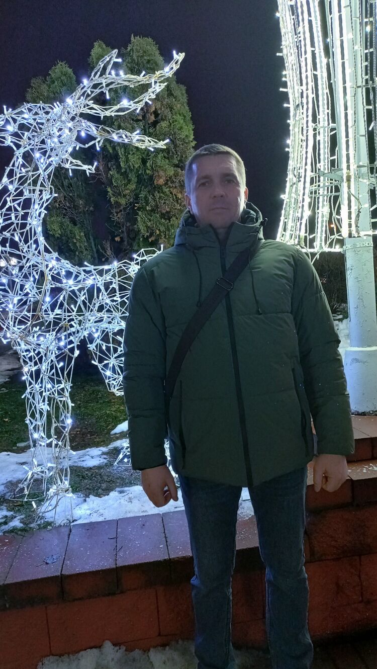  41298572  Andrey, 46 ,    