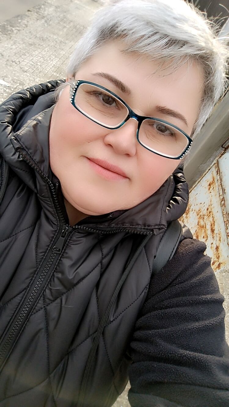  ,   Tatiana, 53 ,   c 