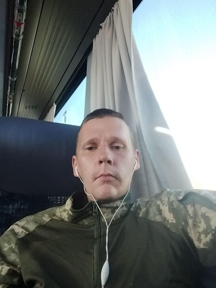  46969782  , 33 ,    