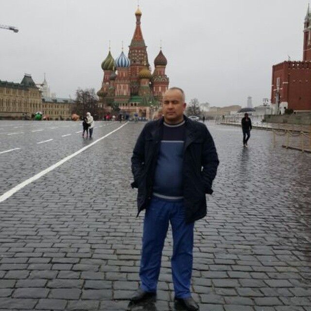  ,   Artur, 49 ,   , 