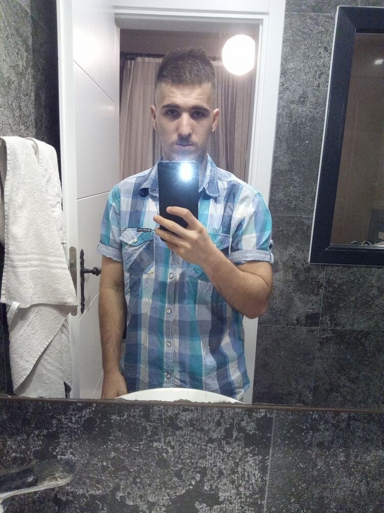  41814862  Leon, 28 ,    