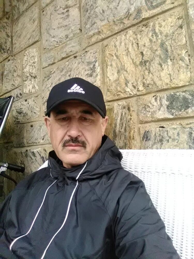  18869052  Alisher, 51 ,    