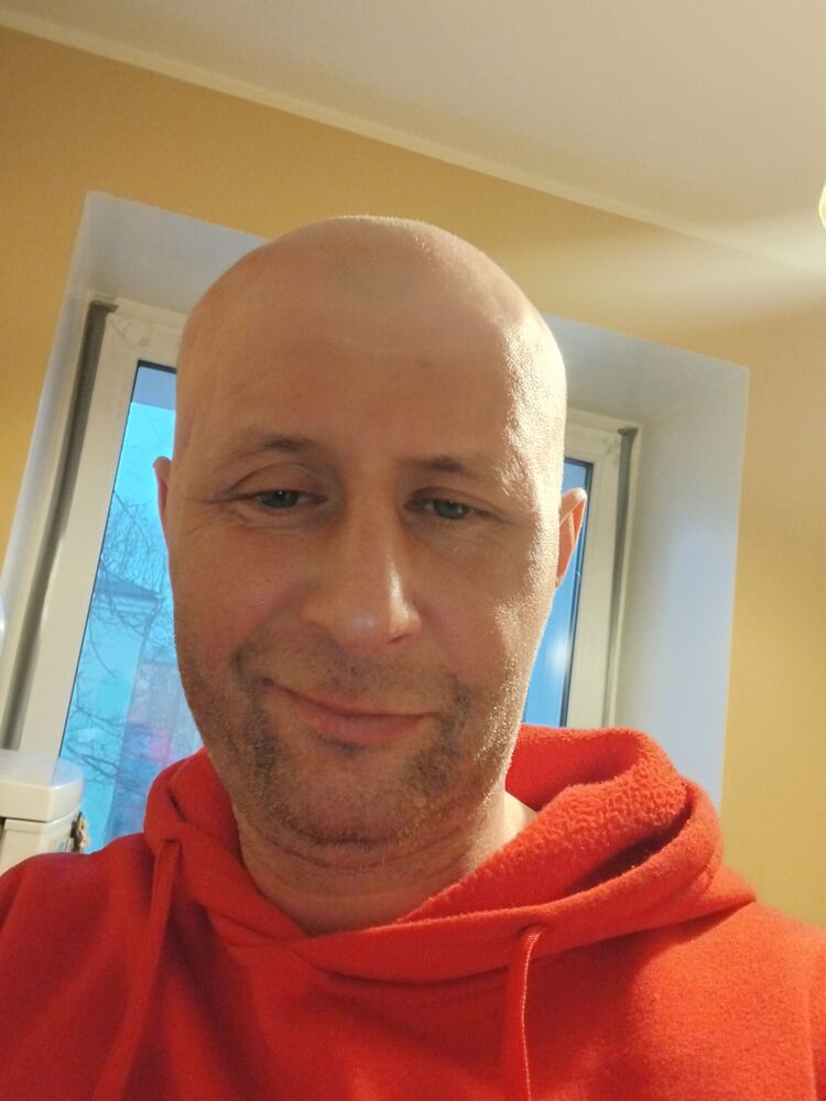  ,   Tony Montan, 43 ,   ,   , c , 