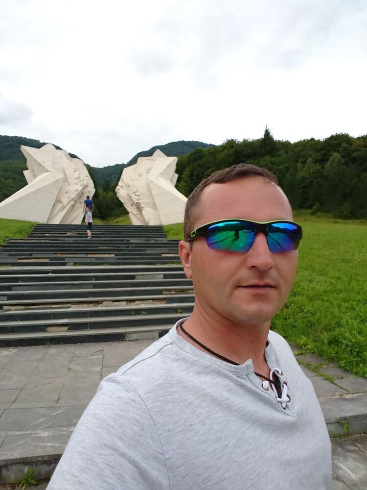 37156082  , 41 ,    