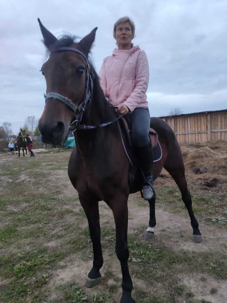  ,   Anna, 42 ,   c 