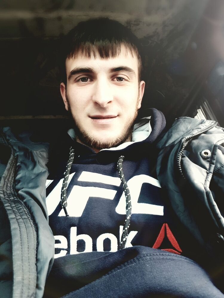  10767922  Deniska, 31 ,    