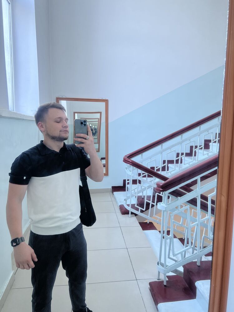  37400922  Sasha, 23 ,    