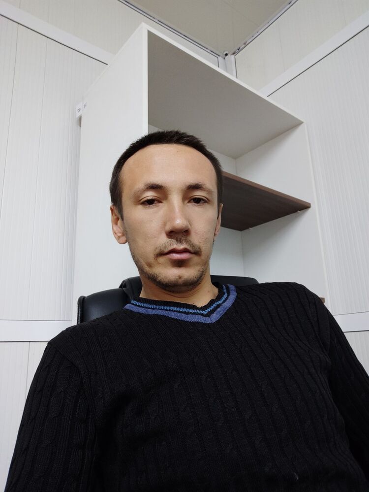  18326902  Shax, 37 ,    