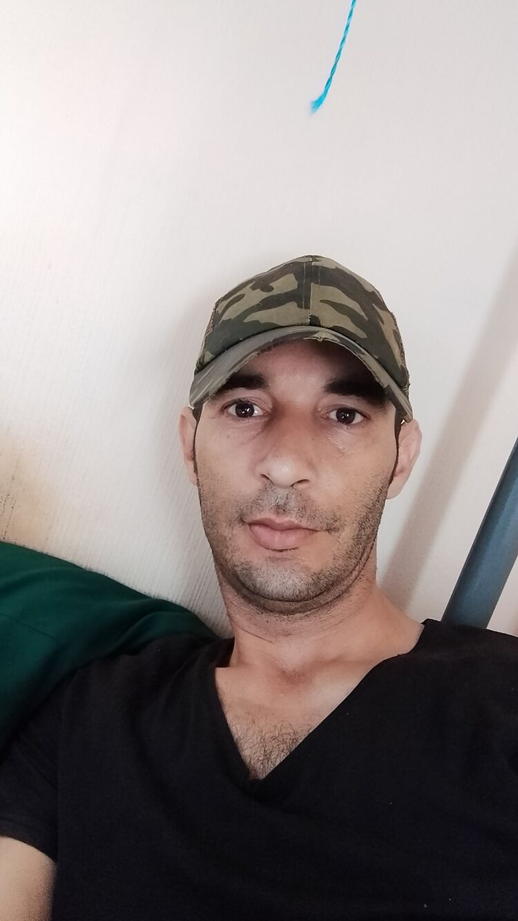  44084152  Haddou, 37 ,    