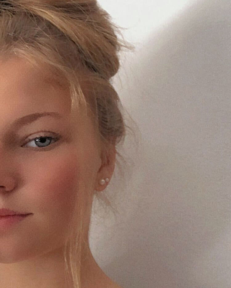  29773372  Veronika, 21 ,    