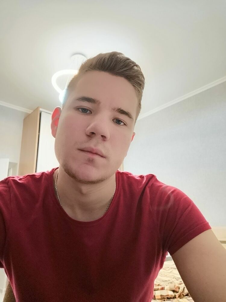  15794602  Aleksandr, 24 ,    