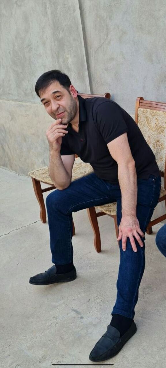  41174262  Azamat, 48 ,    