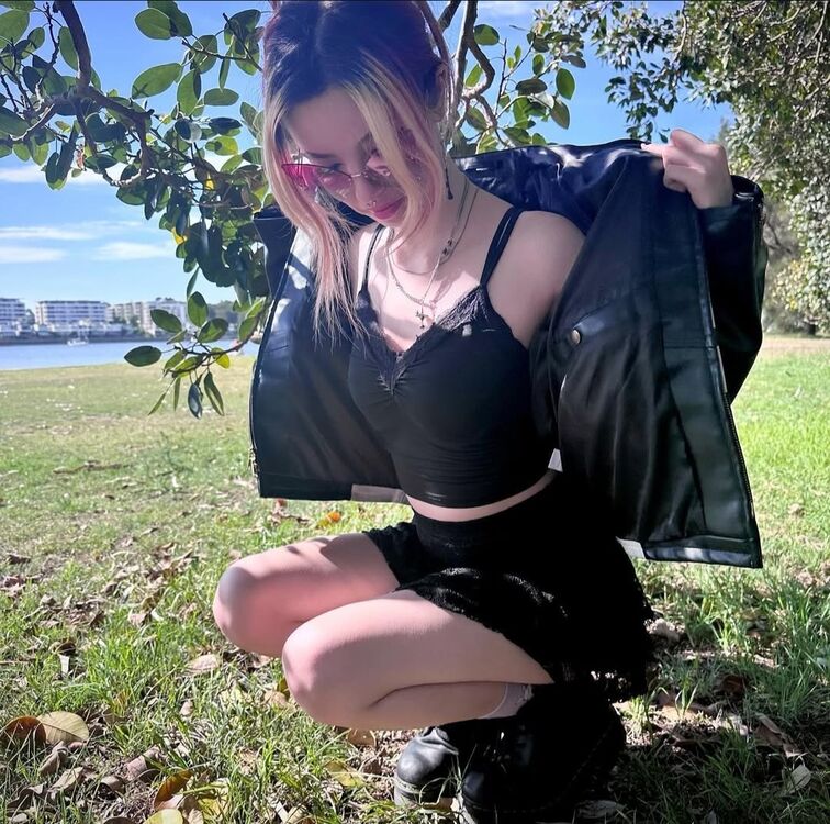  ,   Lilith, 20 ,   ,   , 