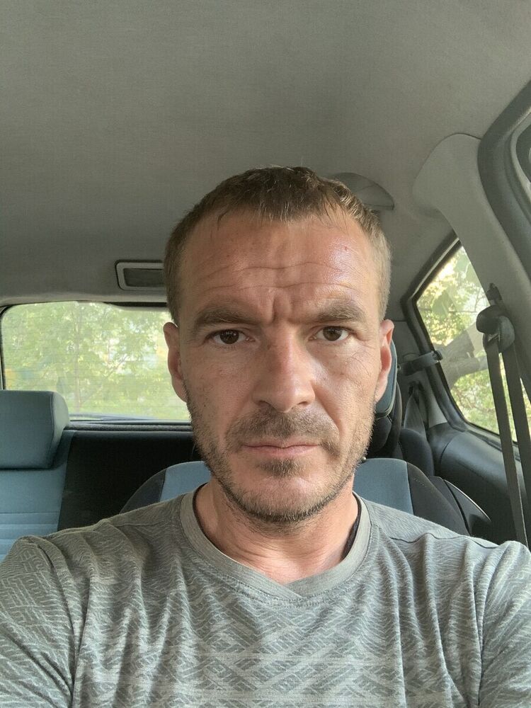  21124402  Alex, 43 ,    