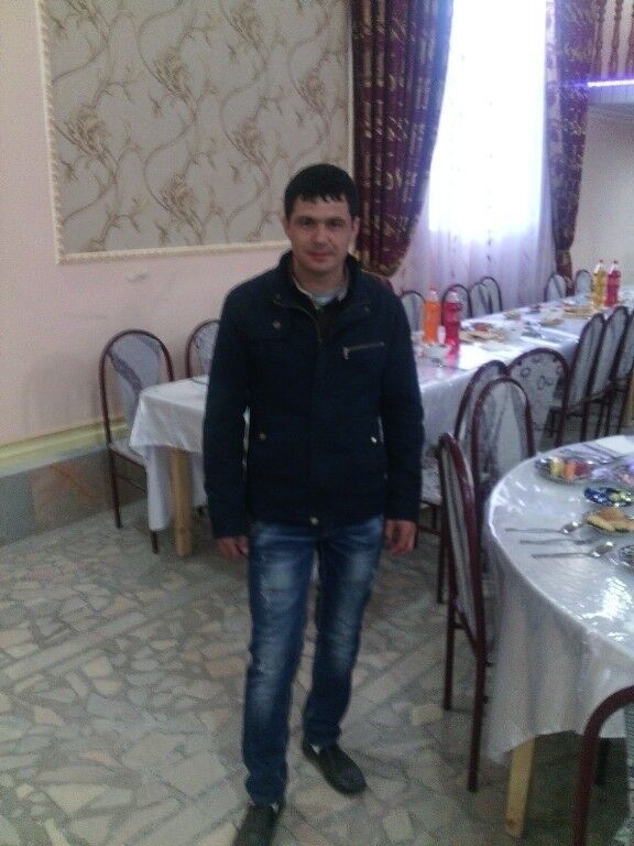  13572562  Siroj, 33 ,    