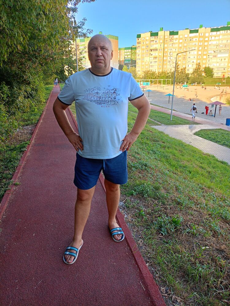  37567352  OLEG, 54 ,    