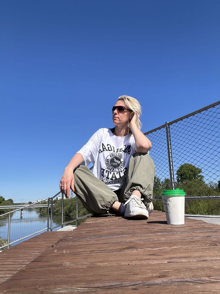  -,   , 44 ,   c 
